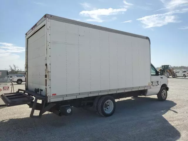 2003 Ford Econoline E350 Super Duty Cutaway Van