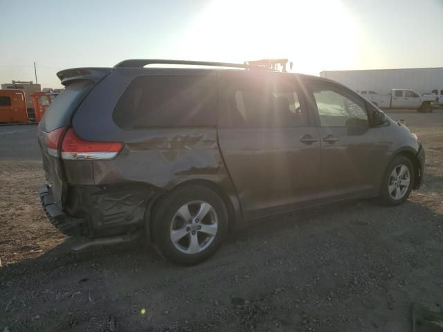 2014 Toyota Sienna LE