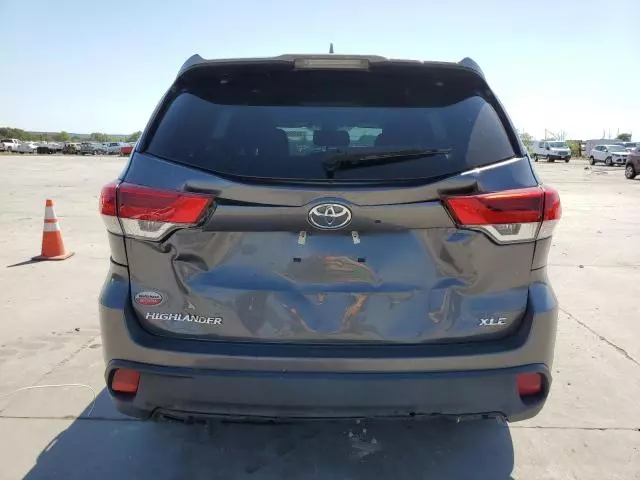 2018 Toyota Highlander SE