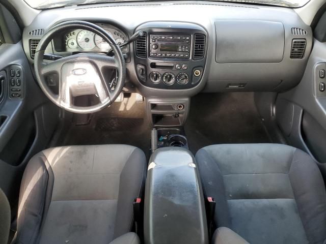 2004 Ford Escape XLS