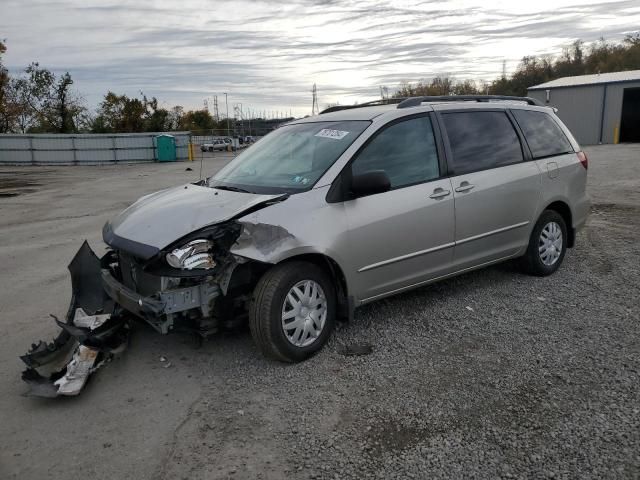 2004 Toyota Sienna CE