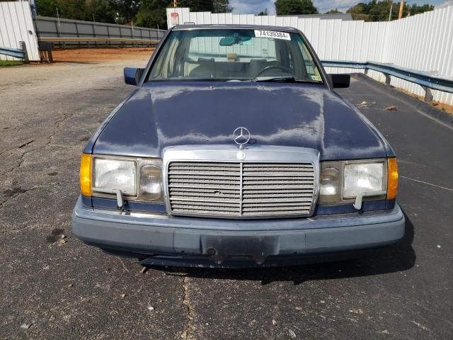 1990 Mercedes-Benz 300 E