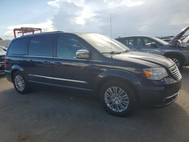 2013 Chrysler Town & Country Touring L