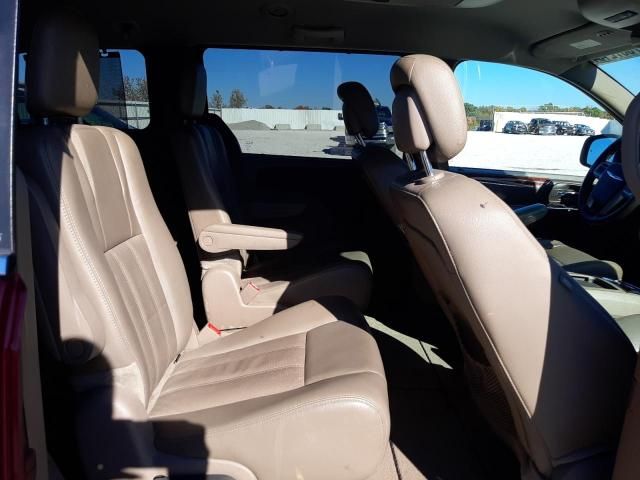 2013 Chrysler Town & Country Touring L