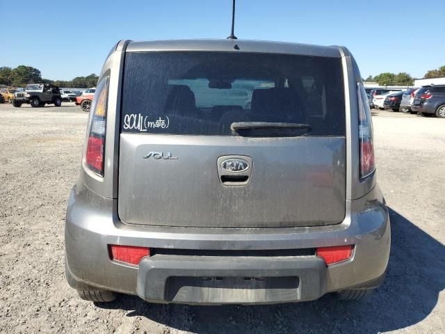 2010 KIA Soul +