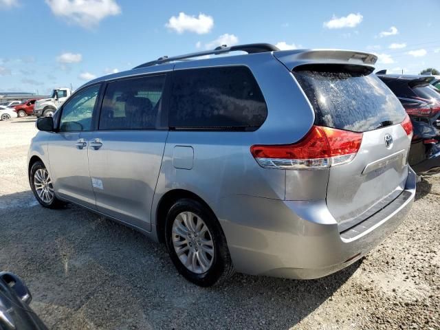 2013 Toyota Sienna XLE