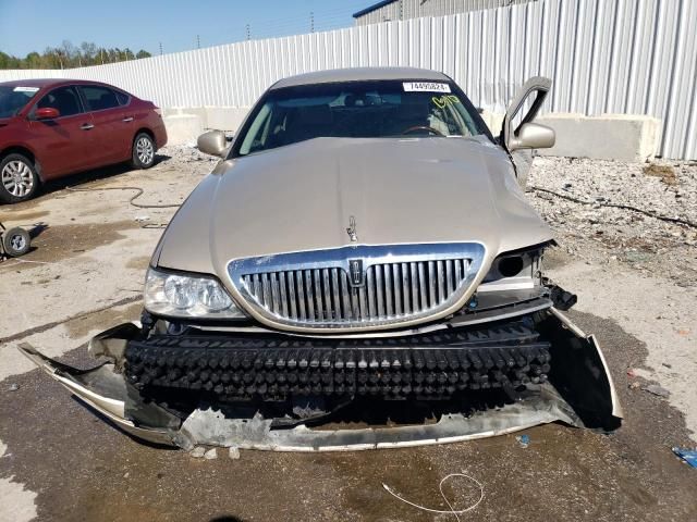 2010 Lincoln Town Car Signature Limited