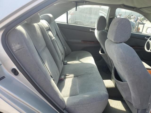 2004 Toyota Camry LE