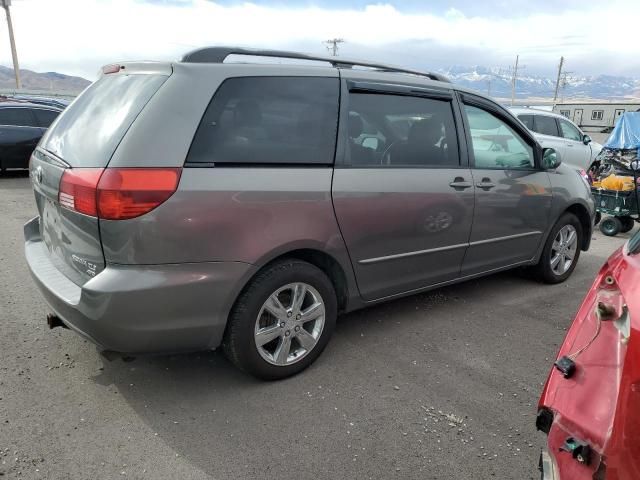 2005 Toyota Sienna XLE