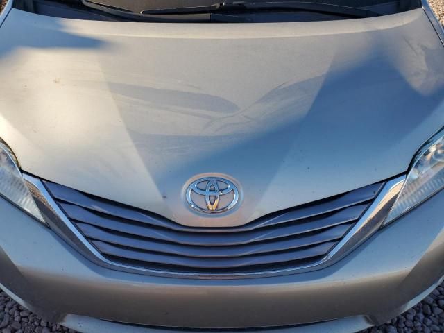 2016 Toyota Sienna XLE