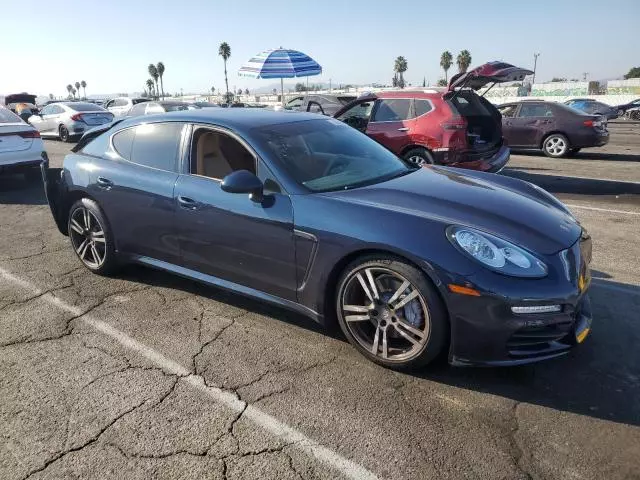 2014 Porsche Panamera 2