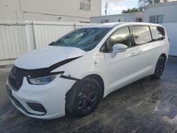 Carros híbridos a la venta en subasta: 2022 Chrysler Pacifica Hybrid Touring L