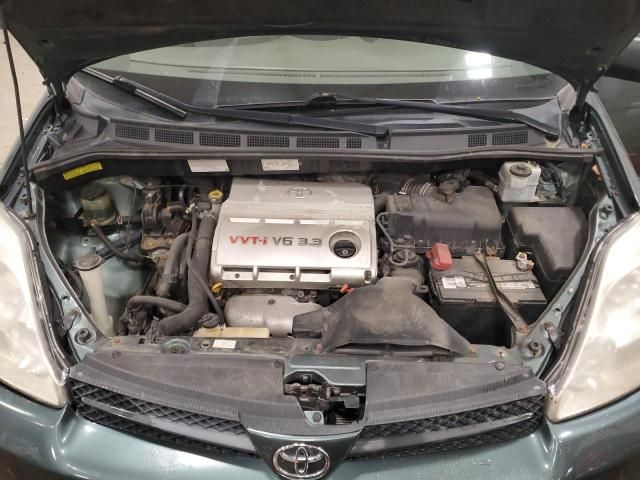 2005 Toyota Sienna CE