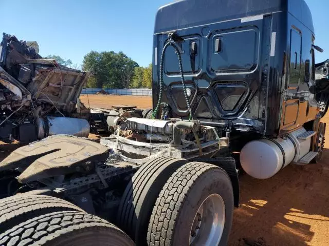 2018 Freightliner Cascadia 125