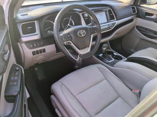 2018 Toyota Highlander SE