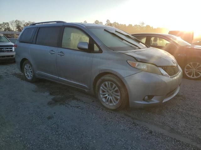 2013 Toyota Sienna XLE