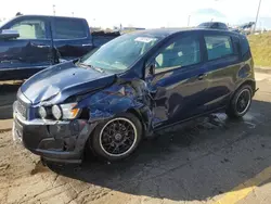 Carros salvage sin ofertas aún a la venta en subasta: 2015 Chevrolet Sonic LS