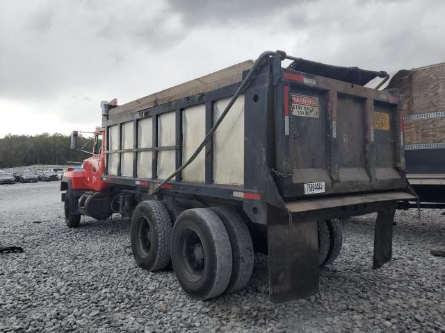 1999 Mack 600 RD600