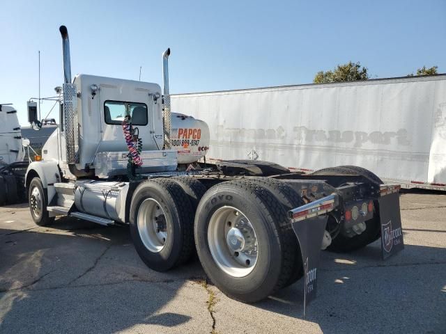 2009 Kenworth Construction T800