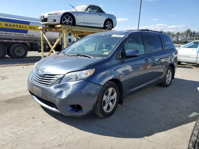 2017 Toyota Sienna LE