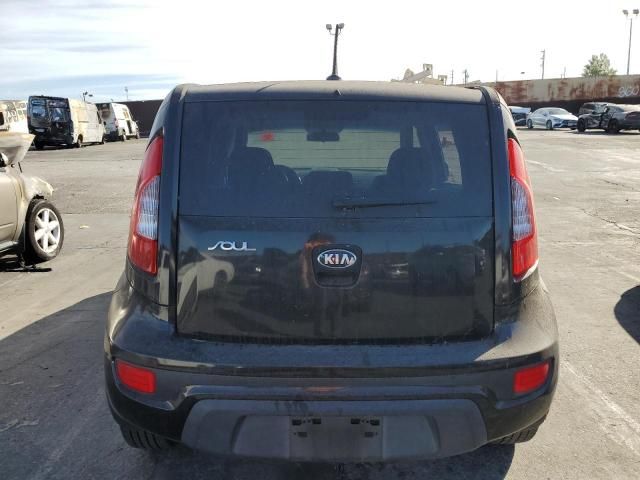 2013 KIA Soul +