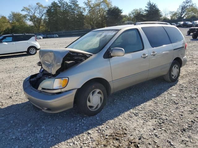 2003 Toyota Sienna LE