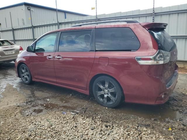 2015 Toyota Sienna Sport