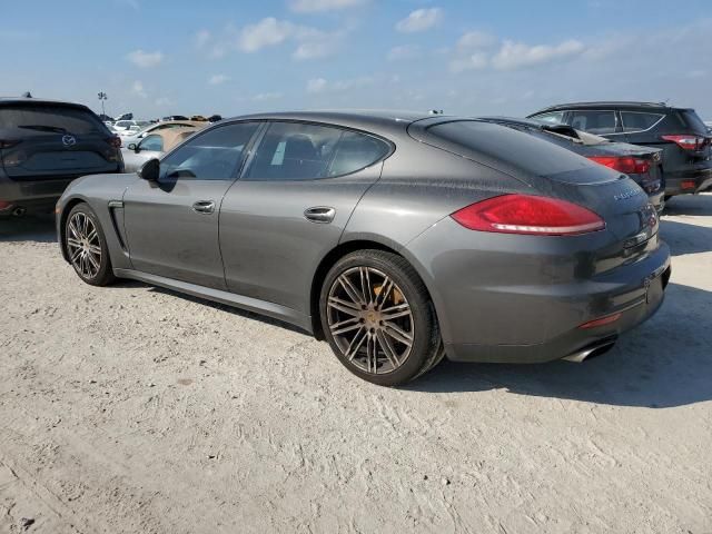 2016 Porsche Panamera 2