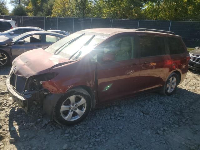 2015 Toyota Sienna LE