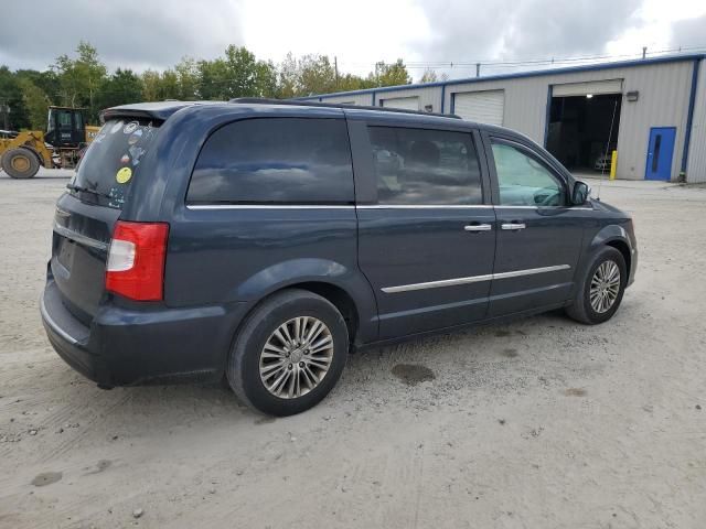 2013 Chrysler Town & Country Touring L