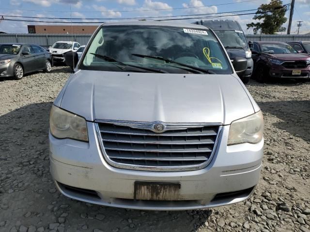 2010 Chrysler Town & Country LX