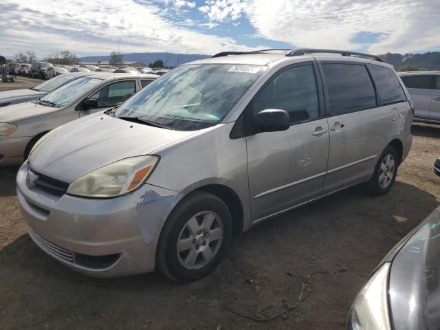 2004 Toyota Sienna CE