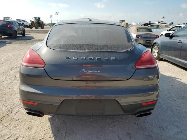 2016 Porsche Panamera 2