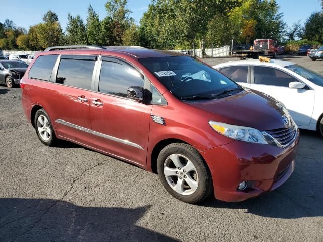 2016 Toyota Sienna LE