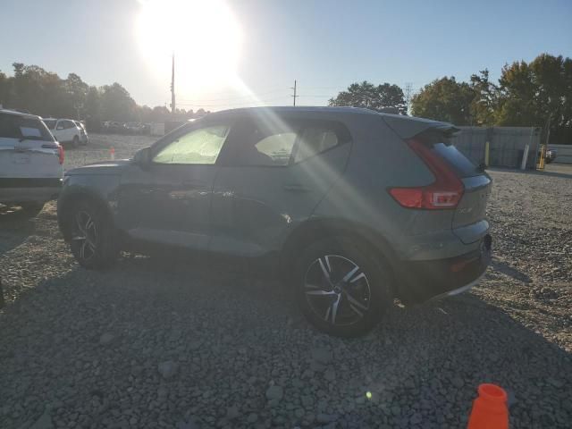 2023 Volvo XC40 Core