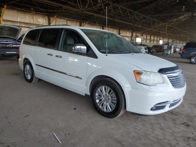 2013 Chrysler Town & Country Limited