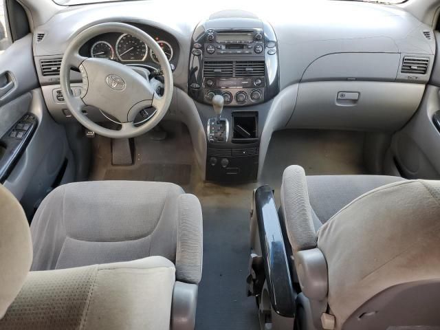 2004 Toyota Sienna CE