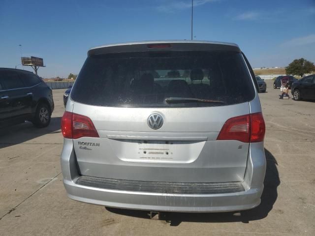 2010 Volkswagen Routan S