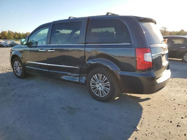 2013 Chrysler Town & Country Touring L