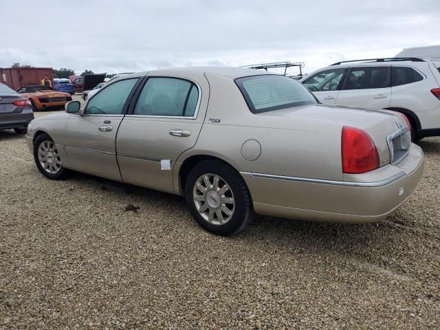 2010 Lincoln Town Car Signature Limited