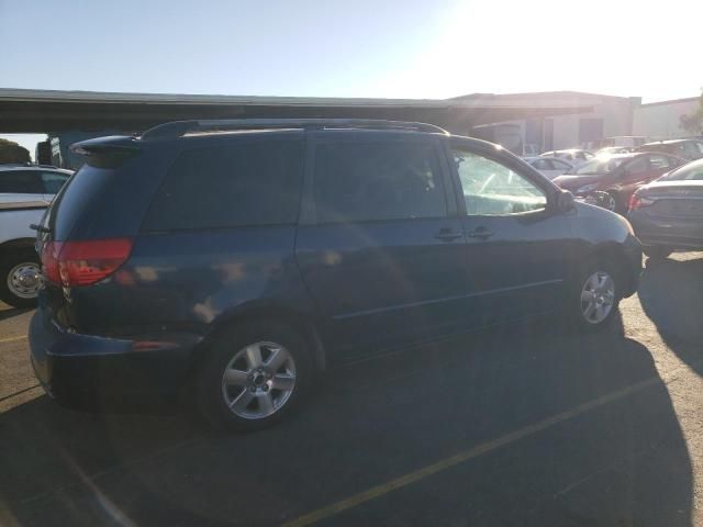 2004 Toyota Sienna XLE