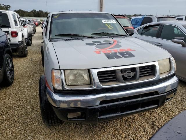 2000 Nissan Frontier Crew Cab XE