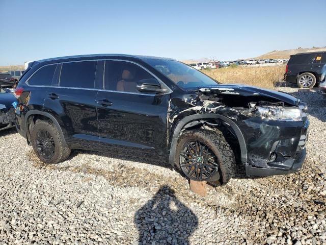 2017 Toyota Highlander SE