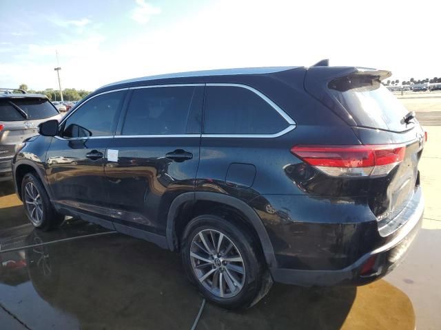 2019 Toyota Highlander SE