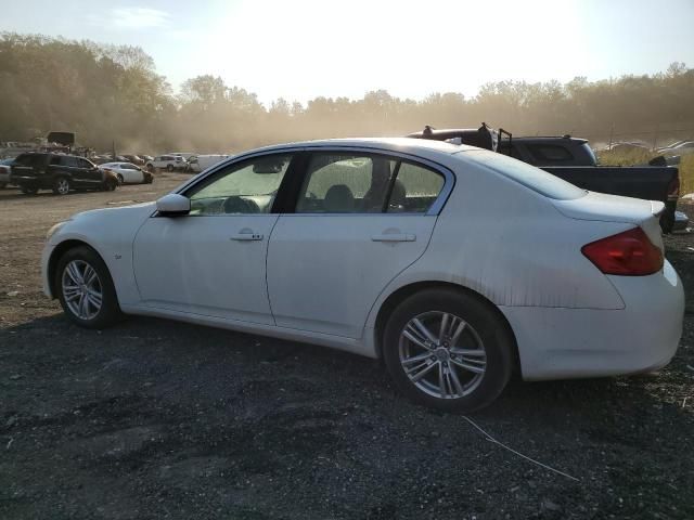 2015 Infiniti Q40