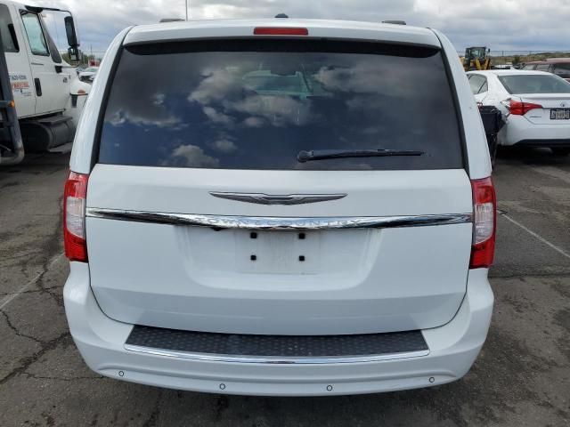 2015 Chrysler Town & Country Touring L