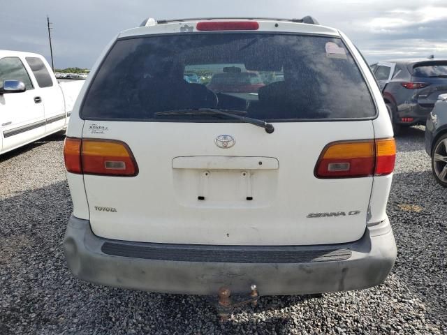 2000 Toyota Sienna CE