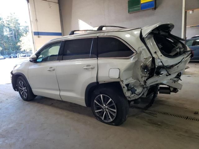 2017 Toyota Highlander SE