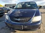 2004 Chrysler Town & Country EX