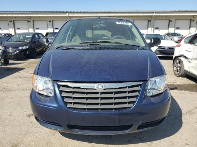 2006 Chrysler Town & Country LX